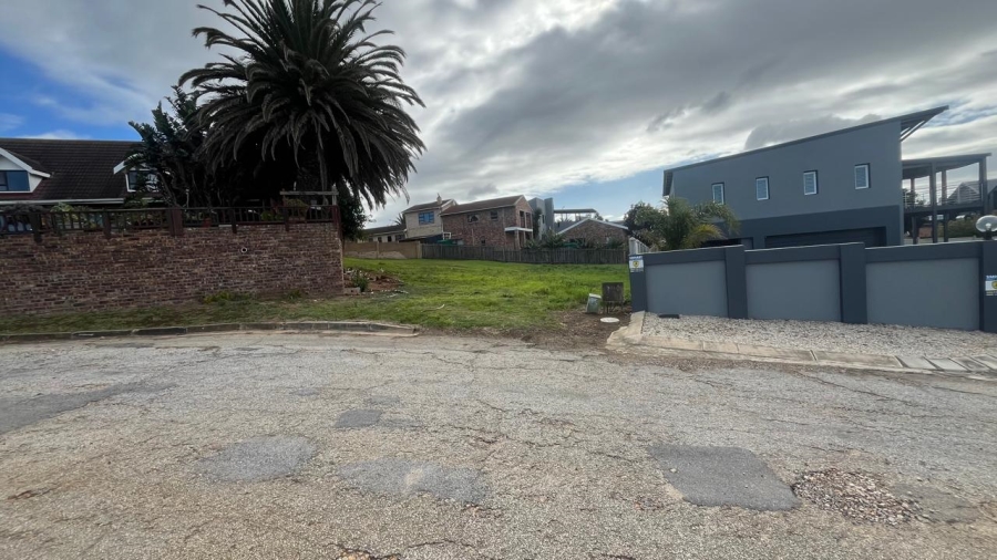  Bedroom Property for Sale in Wavecrest Eastern Cape